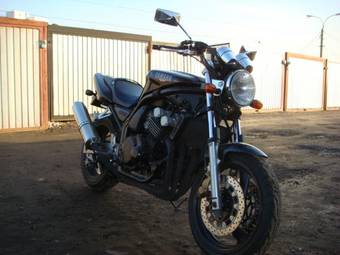 2000 Yamaha FZ Pictures