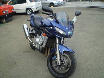 2005 Yamaha FZ Photos