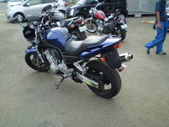 2005 Yamaha FZ Pictures