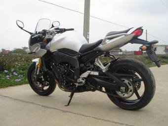 2005 Yamaha FZ Pictures