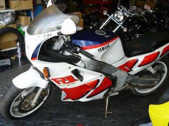 1993 Yamaha FZR Pictures
