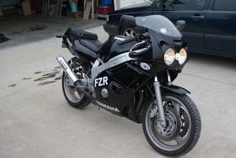 1998 Yamaha FZR Photos