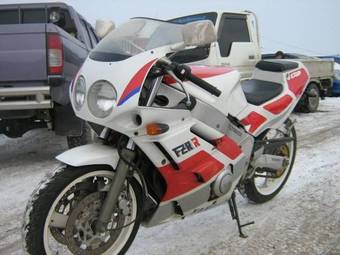 1992 Yamaha FZR400 Photos