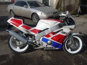 1992 Yamaha FZR400 Pics