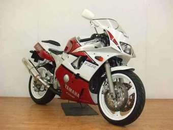 1994 Yamaha FZR400RR Photos