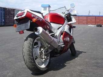 1994 Yamaha FZR400RR Photos