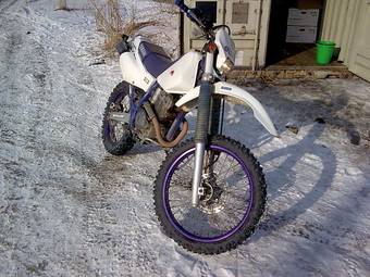 1995 Yamaha TT-R Pictures