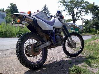 1995 Yamaha TT-R Photos