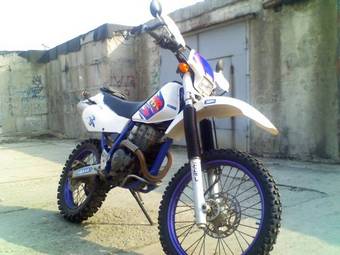 1996 Yamaha TT-R Pictures