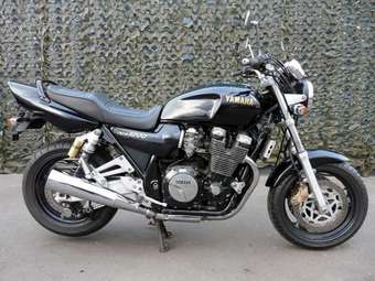 1995 Yamaha XJR1200 Pictures