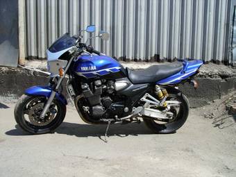 2001 Yamaha XJR1300 Images