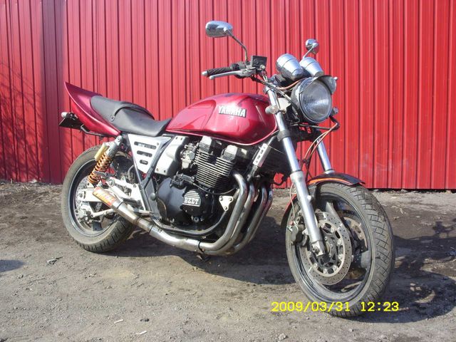 1995 Yamaha XJR400
