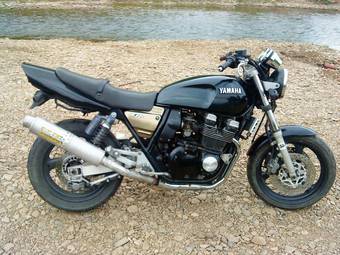 1995 Yamaha XJR400 Pictures