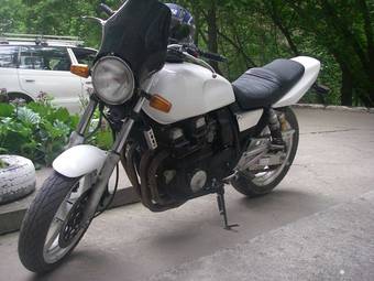 1995 Yamaha XJR400 Pictures