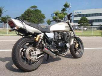 1996 Yamaha XJR400 Pictures