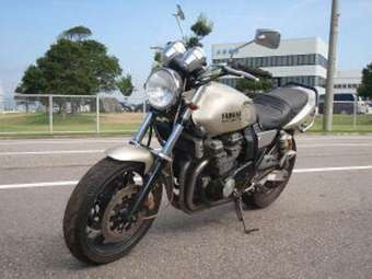 1996 Yamaha XJR400 Pics