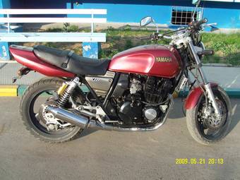 1997 Yamaha XJR400 Pictures