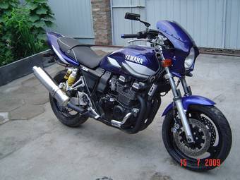 2001 Yamaha XJR400R II Photos