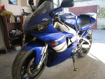 2000 Yamaha YZF Photos