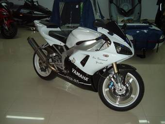 2000 Yamaha YZF Photos