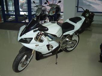 2000 Yamaha YZF Photos
