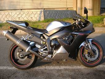 2002 Yamaha YZF Pictures