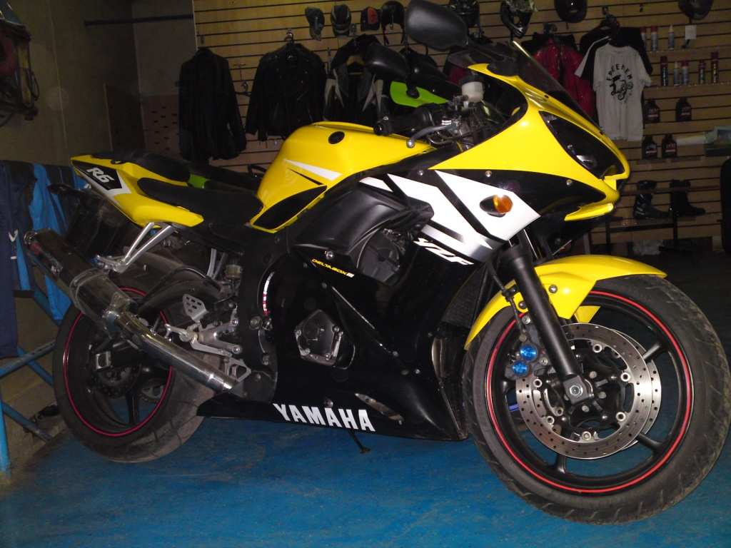 2004 Yamaha YZF