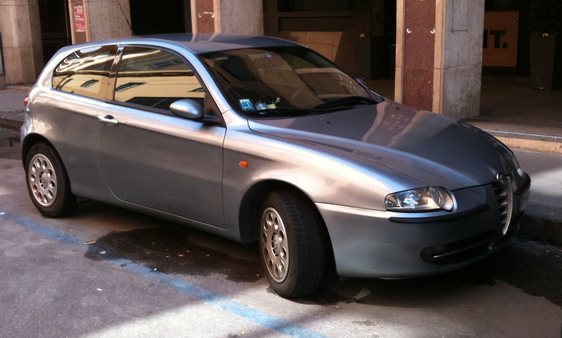 2000-2004 Alfa Romeo 147 5-doors 2.0 T.Spark (150 Hp) Automatic