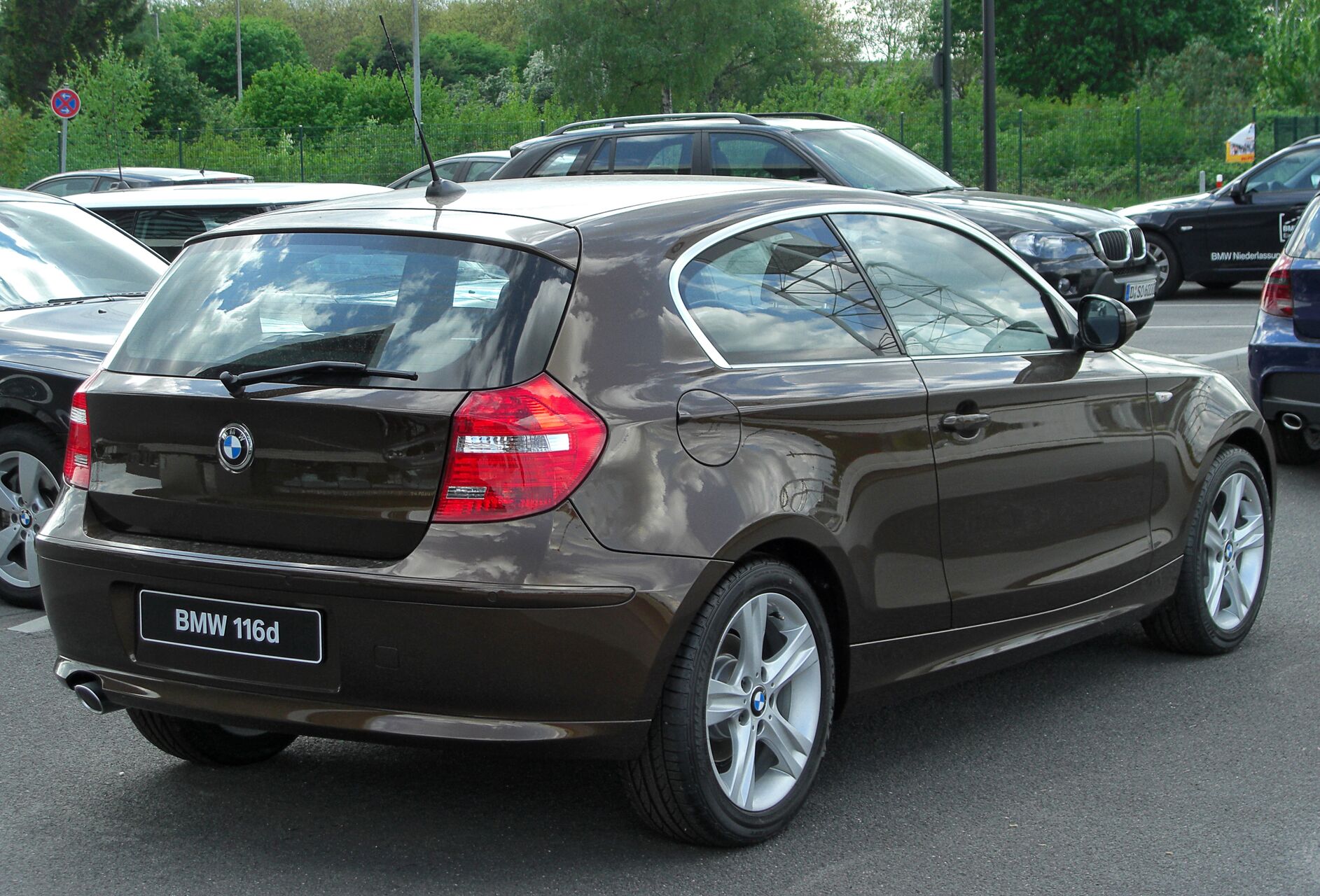BMW 1 Series Hatchback 3dr (E81) 116i (122 Hp) 2007 - 2009 Specs and  Technical Data, Fuel Consumption, Dimensions