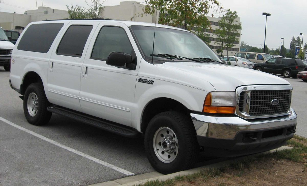 2005 ford excursion 5.4 oil capacity