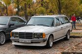 Mercedes-Benz S123 300 TD (88 Hp) 4MT 1979 - 1986