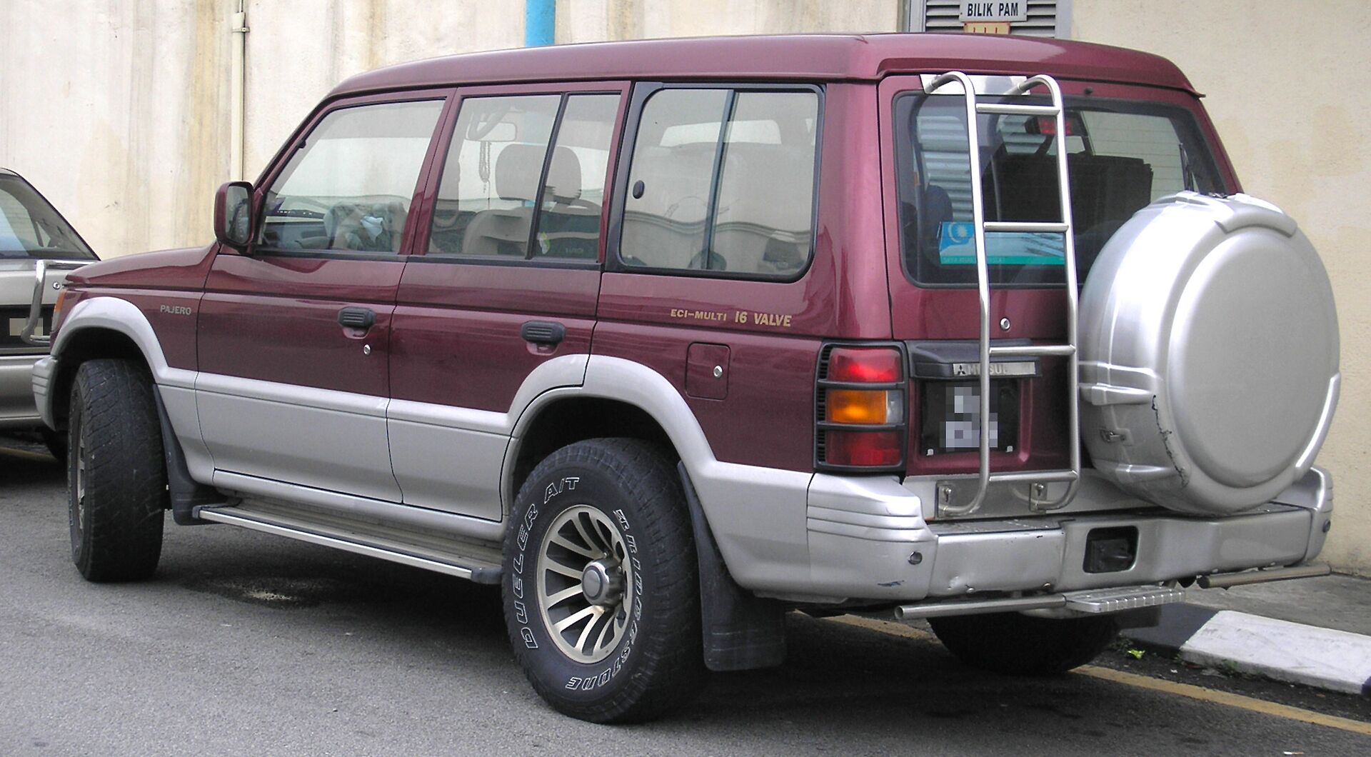 Mitsubishi Pajero II (V2_W,V4_W) 2.4i (147 Hp) 1991 1999