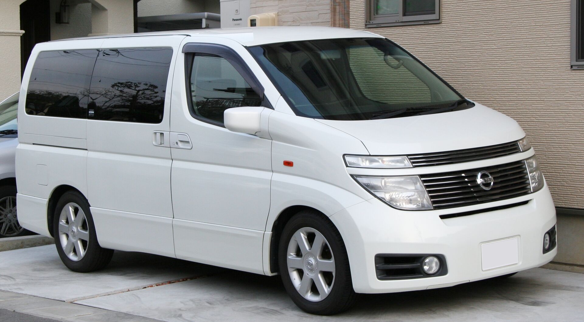Nissan elgrand характеристики