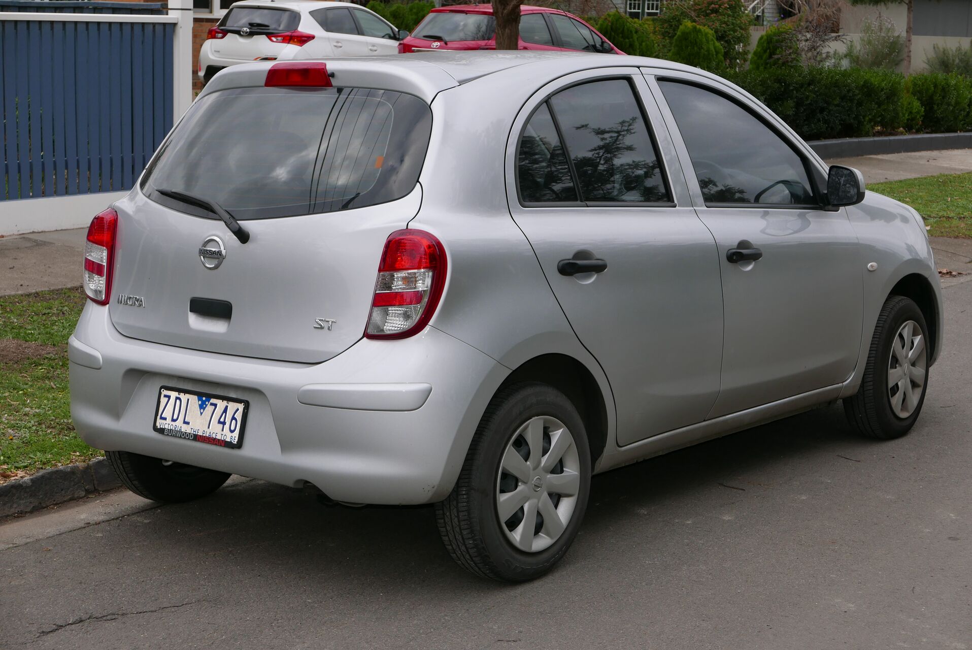 Nissan Micra (K13) 1.2 (80 Hp) 2010 - 2013 Specs and Technical
