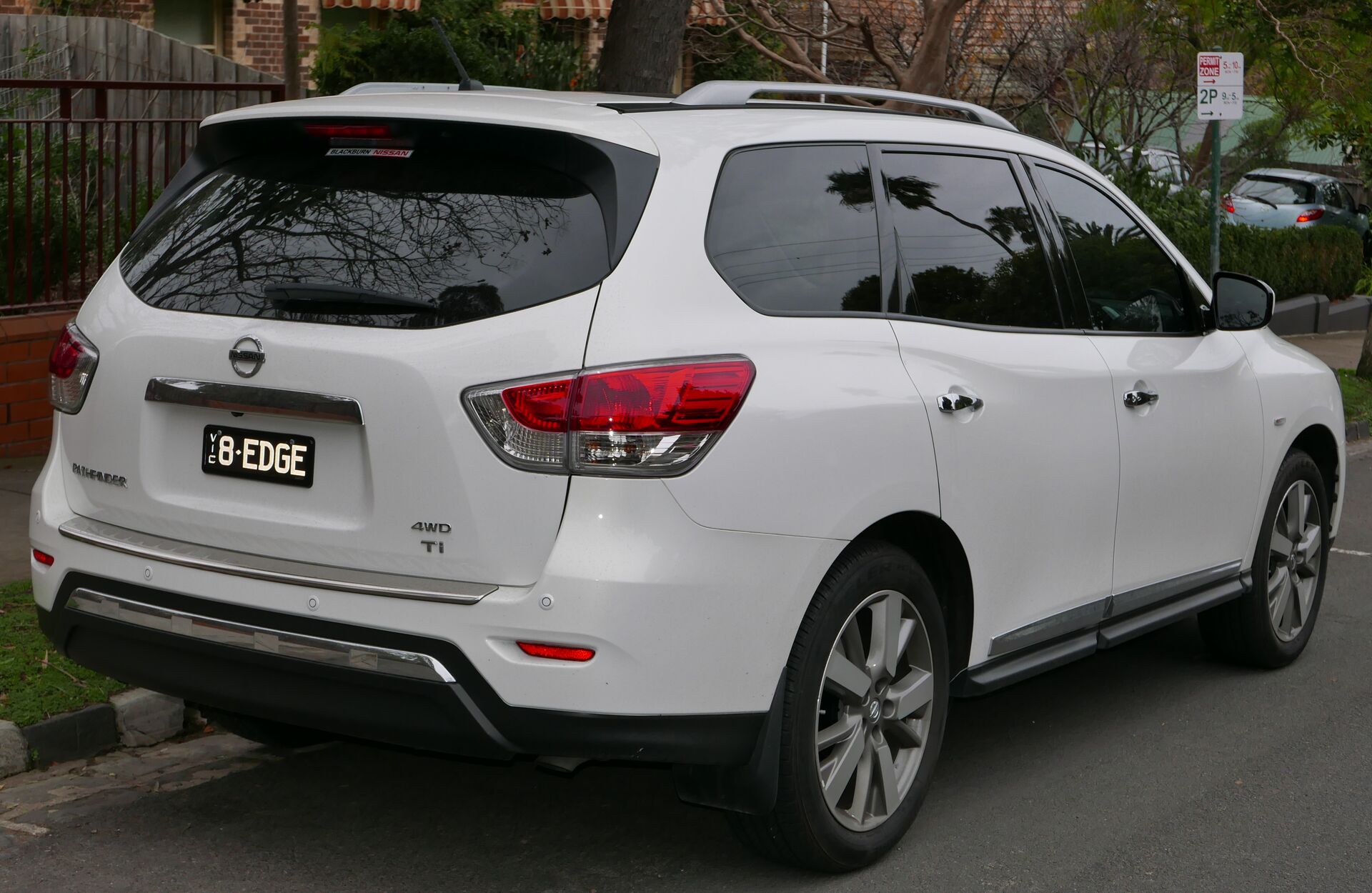 Nissan pathfinder iv