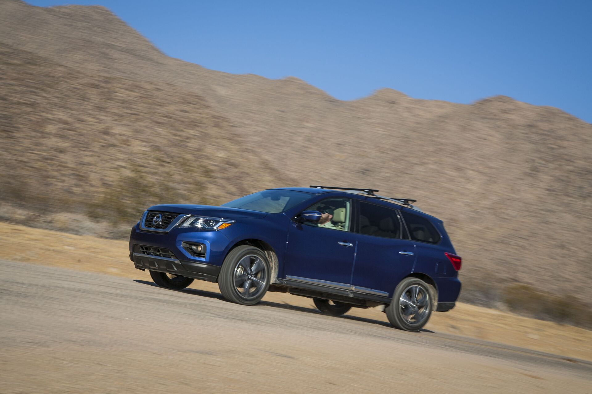 Nissan pathfinder iv
