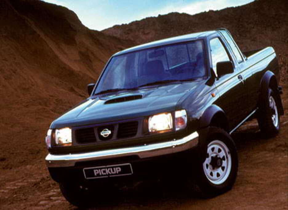  Nissan Pick UP (D22) 2.5 TDi King Cab (104 Hp) 4WD 1999 - 2007 Ficha Técnica, Consumo de Combustible, Dimensiones