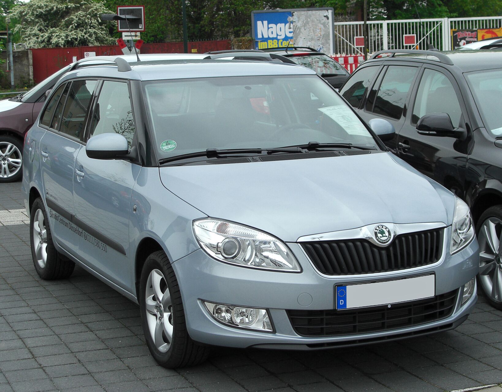 File:Skoda Fabia 1.4 TSI DSG RS (II, Facelift) – Frontansicht, 2. April  2011, Düsseldorf.jpg - Wikimedia Commons