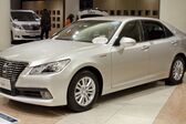 Toyota Crown Royal XIV (S210) 2.5 Four (178+143 Hp) Hybrid 4WD CVT 2014 - 2015