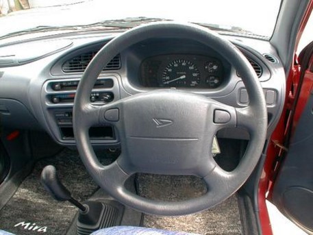 1996 Daihatsu Mira Moderno