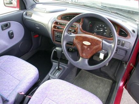 1995 Daihatsu Mira Moderno