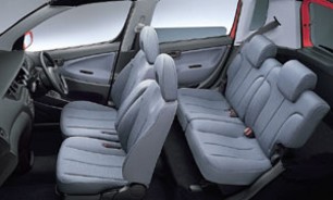 2001 Daihatsu YRV