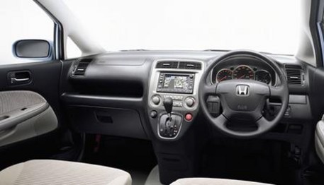 2000 Honda Stream