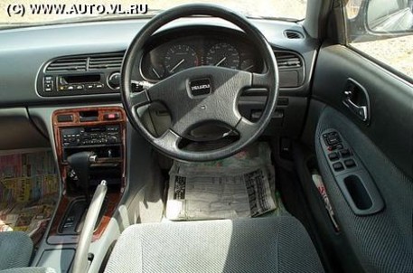 1995 Isuzu Aska