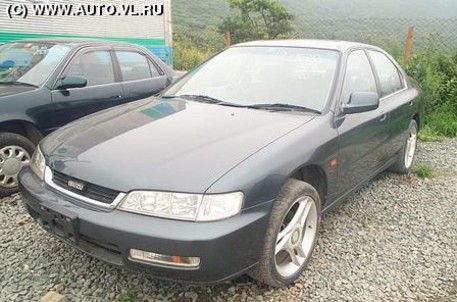 1996 Isuzu Aska