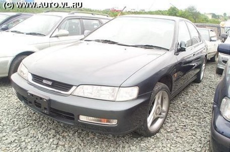 1995 Isuzu Aska