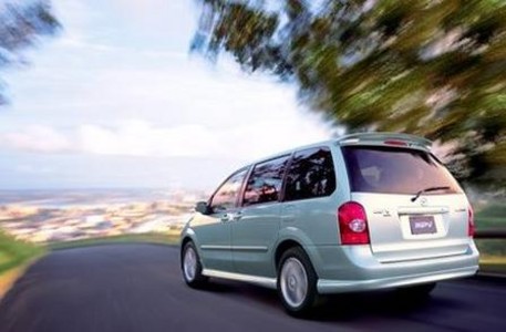 2001 Mazda MPV