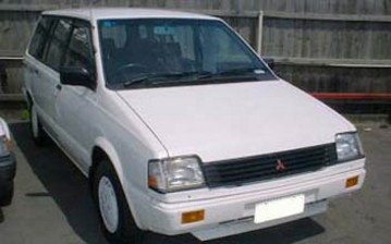 1989 Mitsubishi Chariot