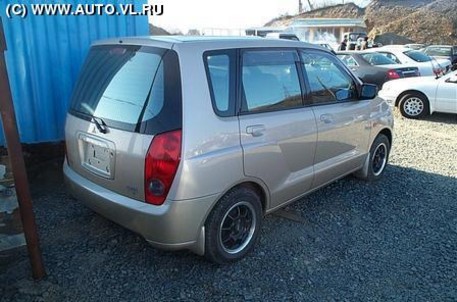 2001 Mitsubishi Dingo