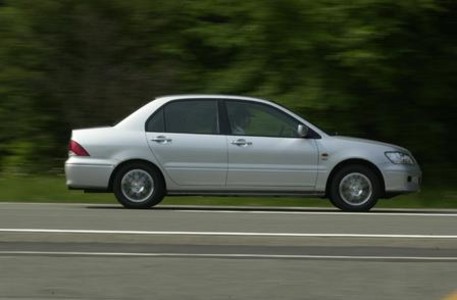 2000 Mitsubishi Lancer Cedia